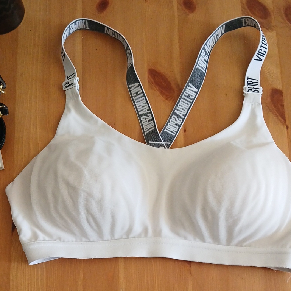 Victoria's Secret Sport Bra in Cream